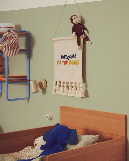 Tapís mural Tandani de cotó beix amb lletres multicolor i serrells 40 x 50 cm