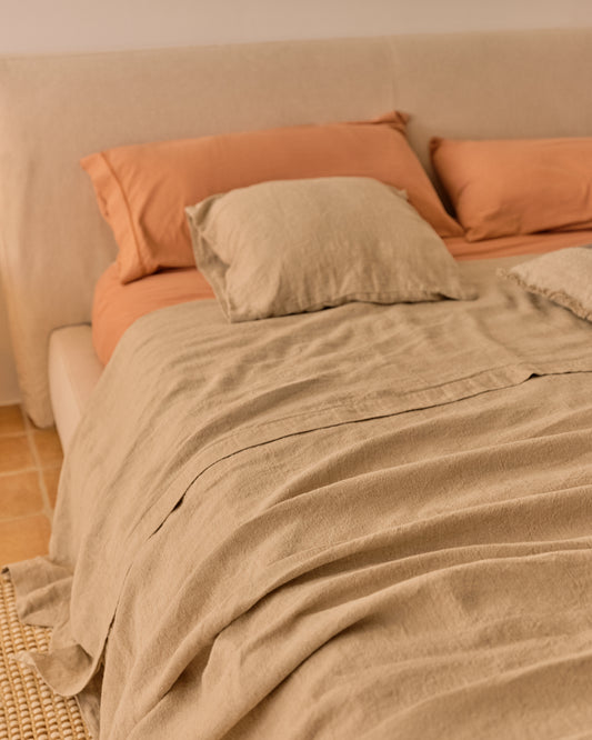 Cobrellit Tandi 100% lli beix per a llit de 150/160 cm