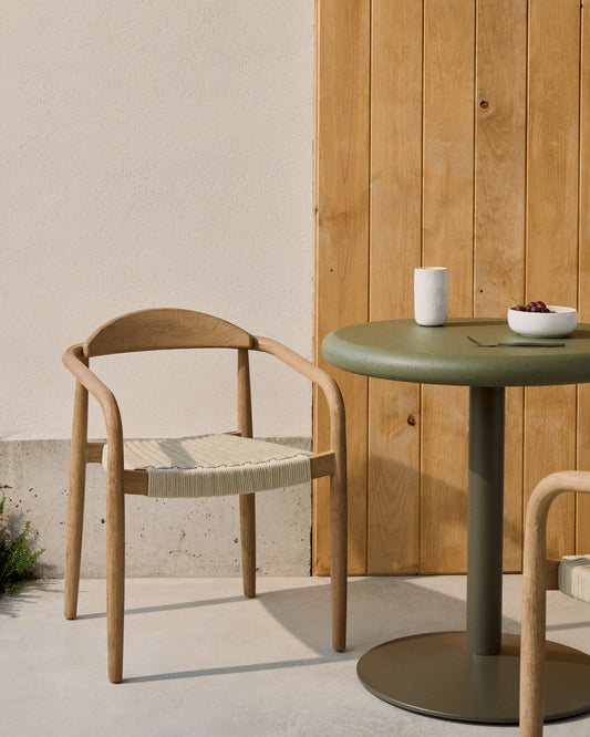 Cadira apilable Nina de fusta massissa d’acàcia i corda cru FSC 100%