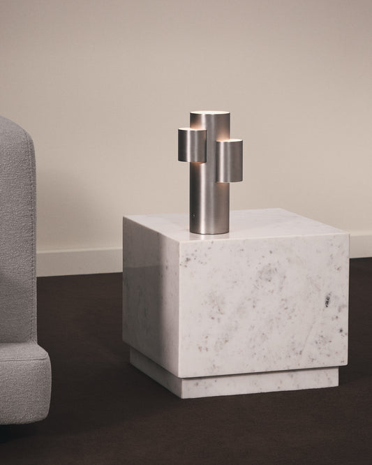 Mesa auxiliar Sorein de mármol blanco 50 x 50 cm