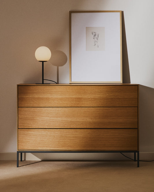 Cómoda Vedrana 3 cajones de chapa de roble y patas de acero negro 110 x 75 cm