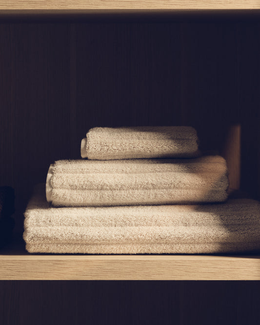 Tovallola de mà Navira 100% cotó beix 50x90 cm