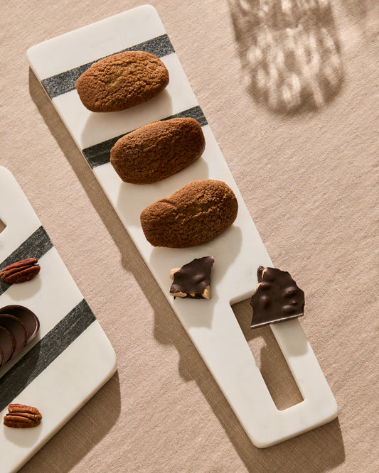 Taula de servir petita Nira de marbre blanc i negre