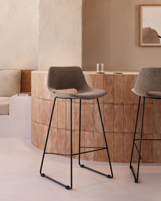 Tamboret Zahara marró i acer amb acabat negre altura 76 cm FSC 100%