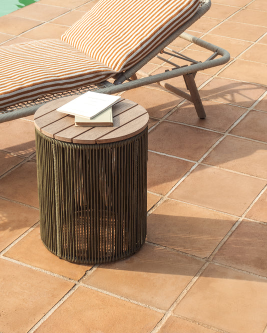 Taula auxiliar Dandara d’acer, corda verda i fusta massissa d’acàcia Ø40 cm FSC 100%