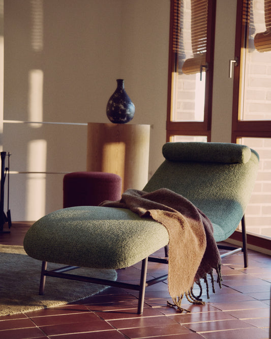 Divan Osla en chenille verte avec pieds en acier inoxydable brossé graphite FSC 100% 174 cm