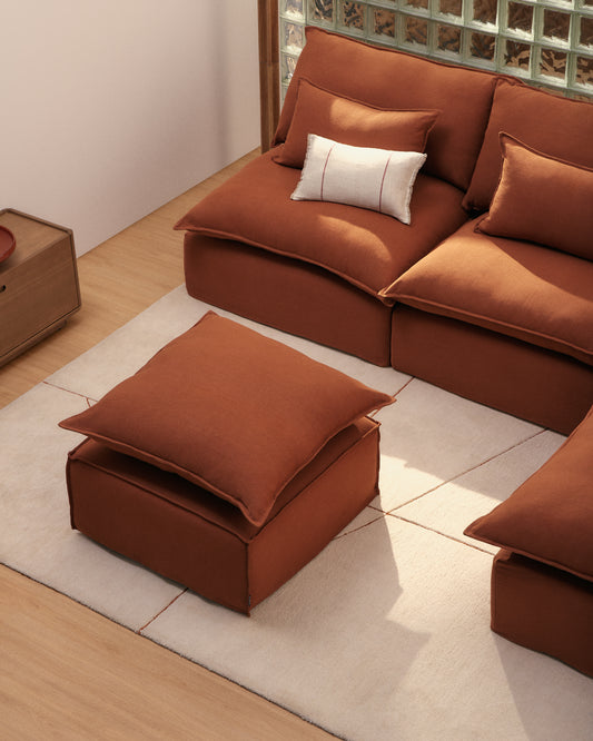 Reposapeus desenfundable Anarela amb coixí de lli terracota 80 x 80 cm FSC Mix Credit