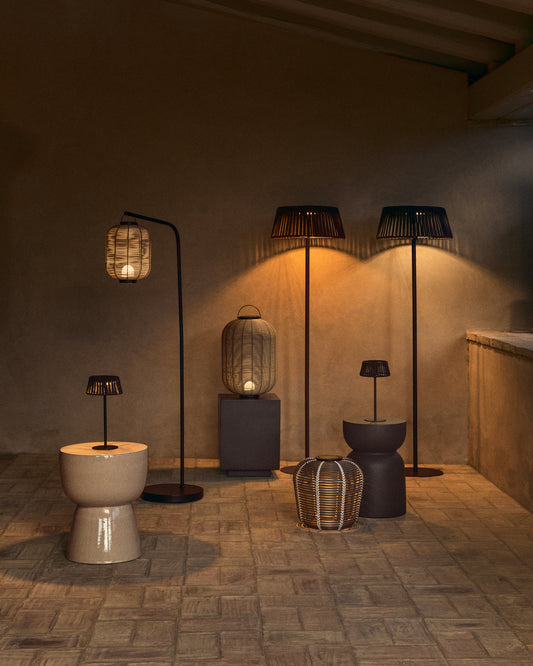 Llum de taula solar per a exterior Garoina LED de rotang sintètic taupe Ø35 cm