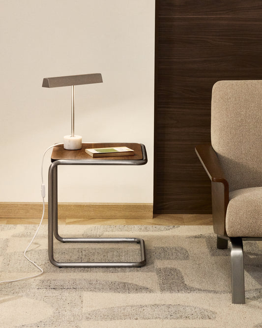 Mesa auxiliar Tarsel de chapa de nogal con estructura de acero inoxidable cepillado 42 x 47 cm