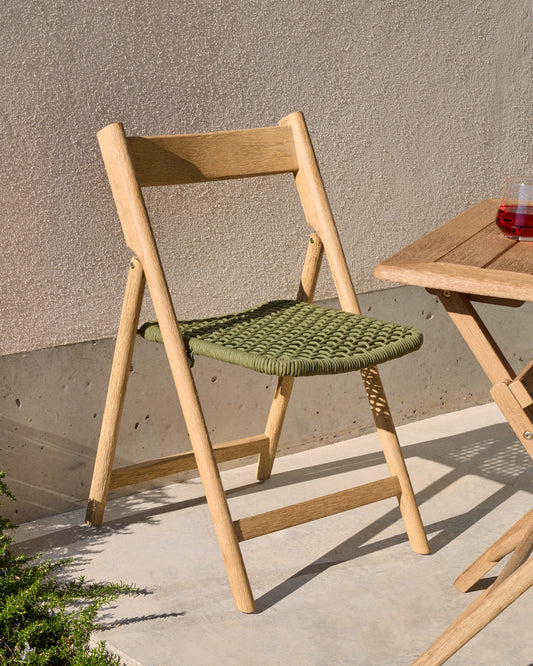 Cadira plegable Dandara, fusta massissa d'acàcia i estructura d'acer amb corda verd FSC 100%