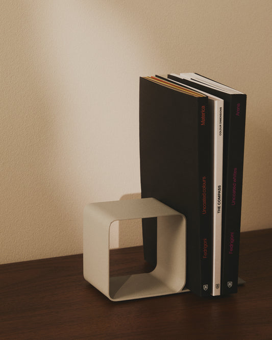 Aguantallibres Mistra de ferro beix