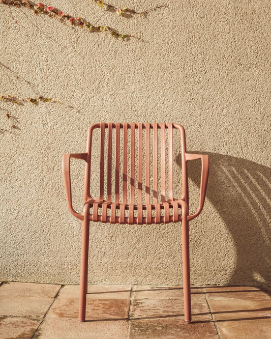 Cadira apilable d’exterior Isabellini terracota