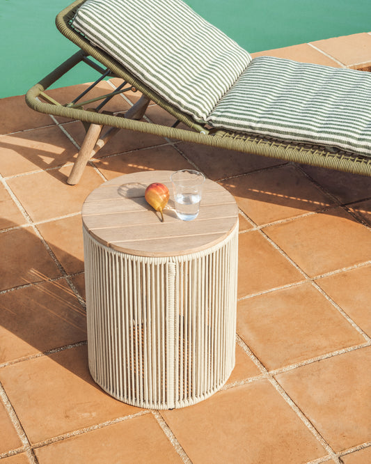 Taula auxiliar Dandara d’acer, corda cru i fusta massissa d’acàcia Ø40 cm FSC 100%