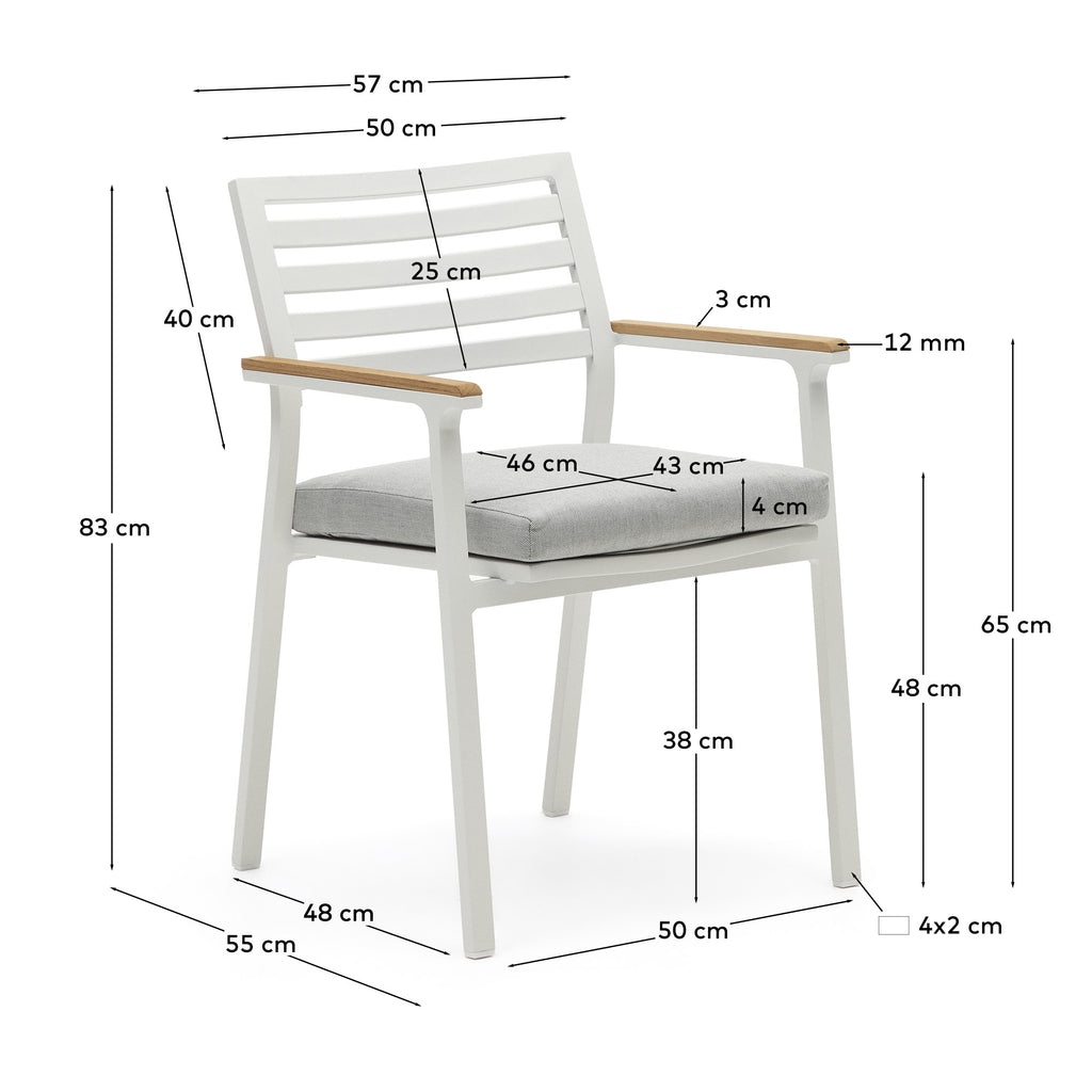Chaise empilable d’extérieur Bona en aluminium finition blanche avec accoudoirs en bois massif de teck
