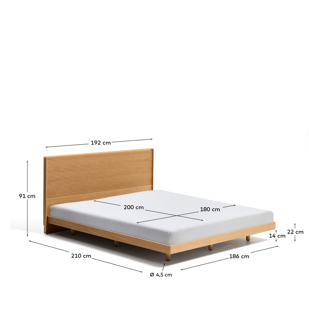Cama Norlen de chapa de roble con acabado en tono natural y luz LED para colchón de 180 x 200 cm FSC Mix Credit
