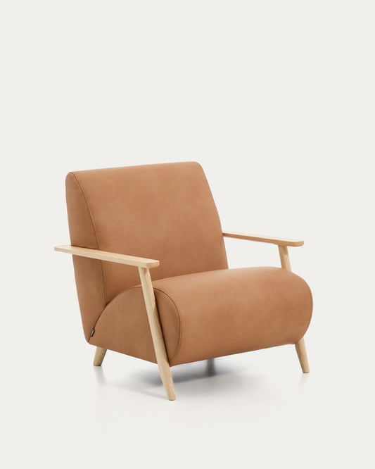 Fauteuil Meghan en cuir marron et bois de frêne avec finition ton naturel FSC Mix Credit
