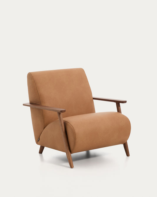 Fauteuil Meghan en cuir marron et bois de frêne avec finition ton noyer FSC Mix Credit