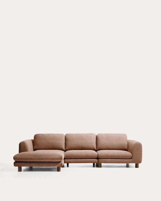 Sofà Vera 4 places amb chaise longue esquerra terracota amb potes de fusta massissa de freixe acabat de noguera 322 cm  fsc mix credit