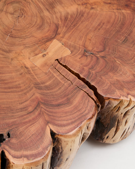 Mesa de centro Nuvine de madera maciza de acacia con acabado blanqueado con ruedas Ø65 cm