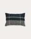 Housse de coussin Eron en lin à carreaux et franges bleue 40 x 60 cm