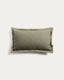 Housse de coussin  Olinan avec détail en bouclette verte 30 x 50 cm