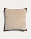 Funda de cojín Niroi 100% de algodón terciopelo beige con detalle cinta 60 x 60 cm
